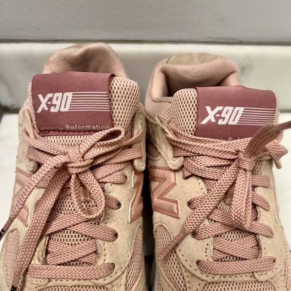 NEW BALANCE X REFORMATION X-90 WOMEN’S SNEAKERS, SIZE US 7/5. WHITE/PINK - Picture 6 of 11